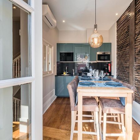 Appartamento Guestready - Chic Retreat In The Heart Of Oporto Esterno foto