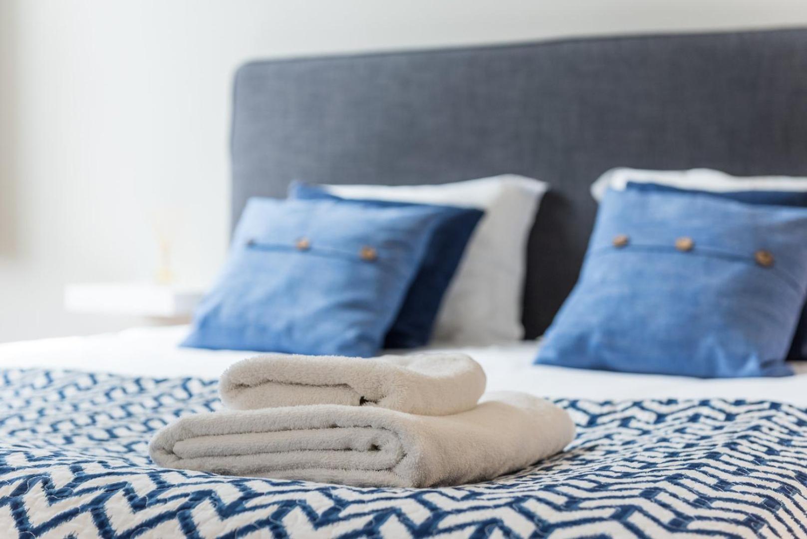 Appartamento Guestready - Chic Retreat In The Heart Of Oporto Esterno foto
