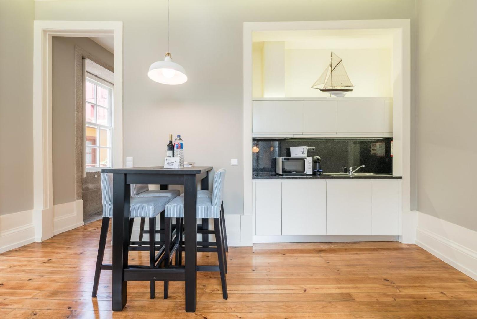 Appartamento Guestready - Chic Retreat In The Heart Of Oporto Esterno foto