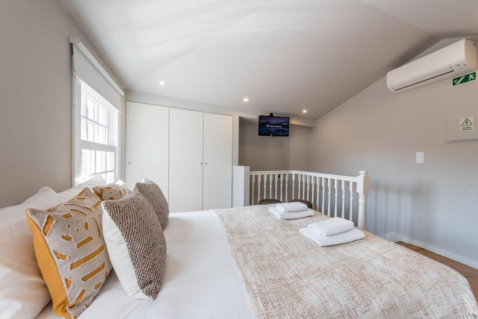 Appartamento Guestready - Chic Retreat In The Heart Of Oporto Esterno foto