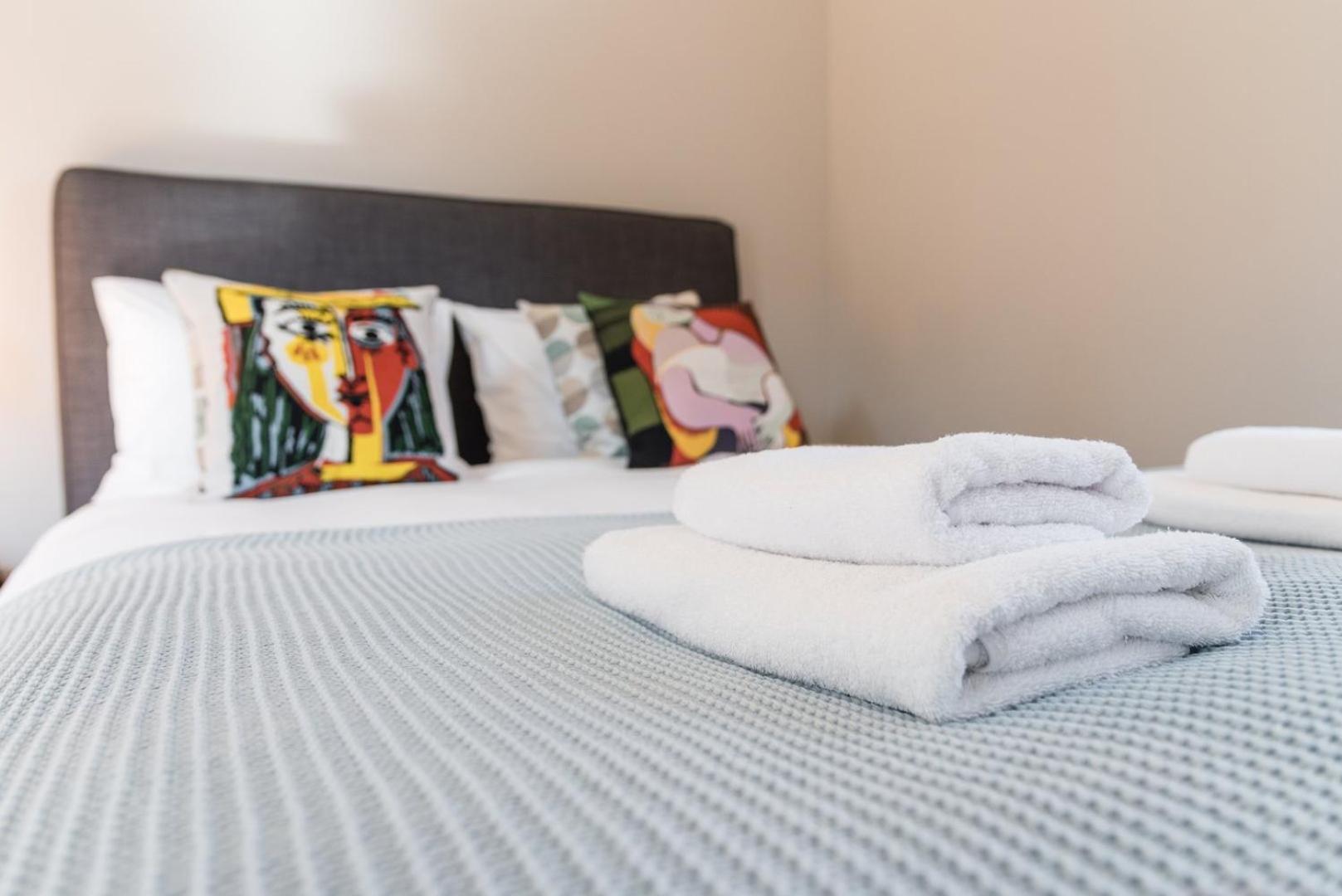 Appartamento Guestready - Chic Retreat In The Heart Of Oporto Esterno foto