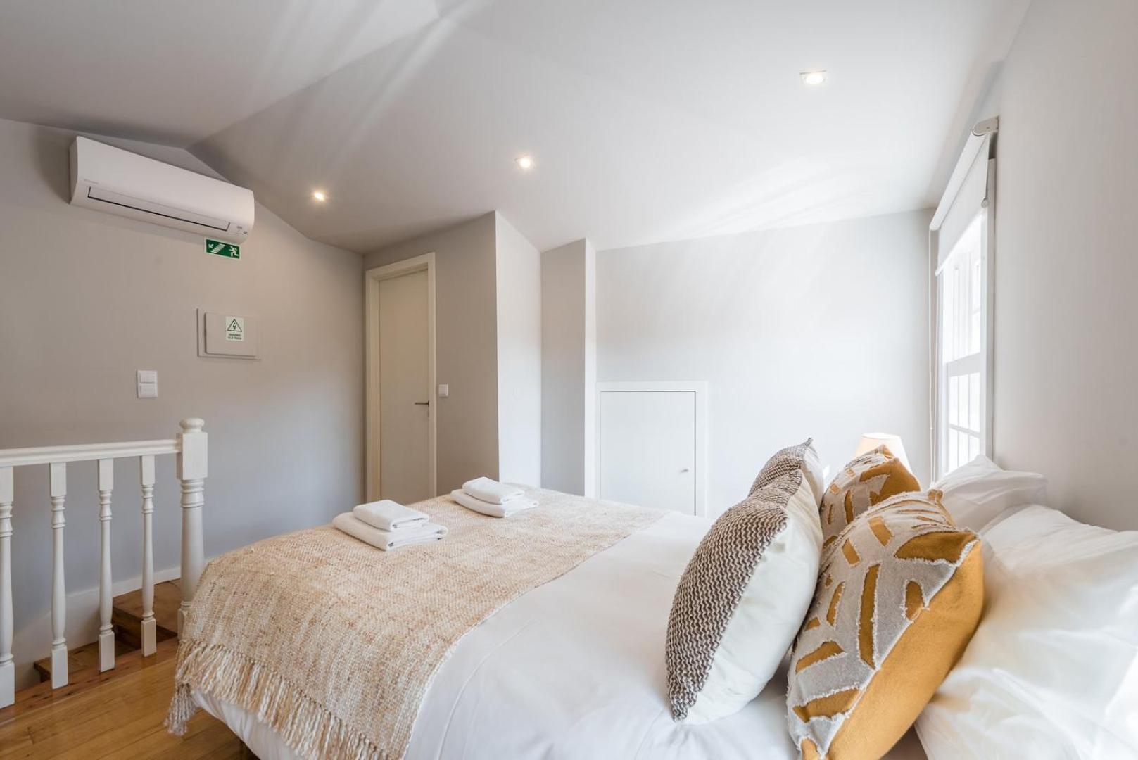 Appartamento Guestready - Chic Retreat In The Heart Of Oporto Esterno foto