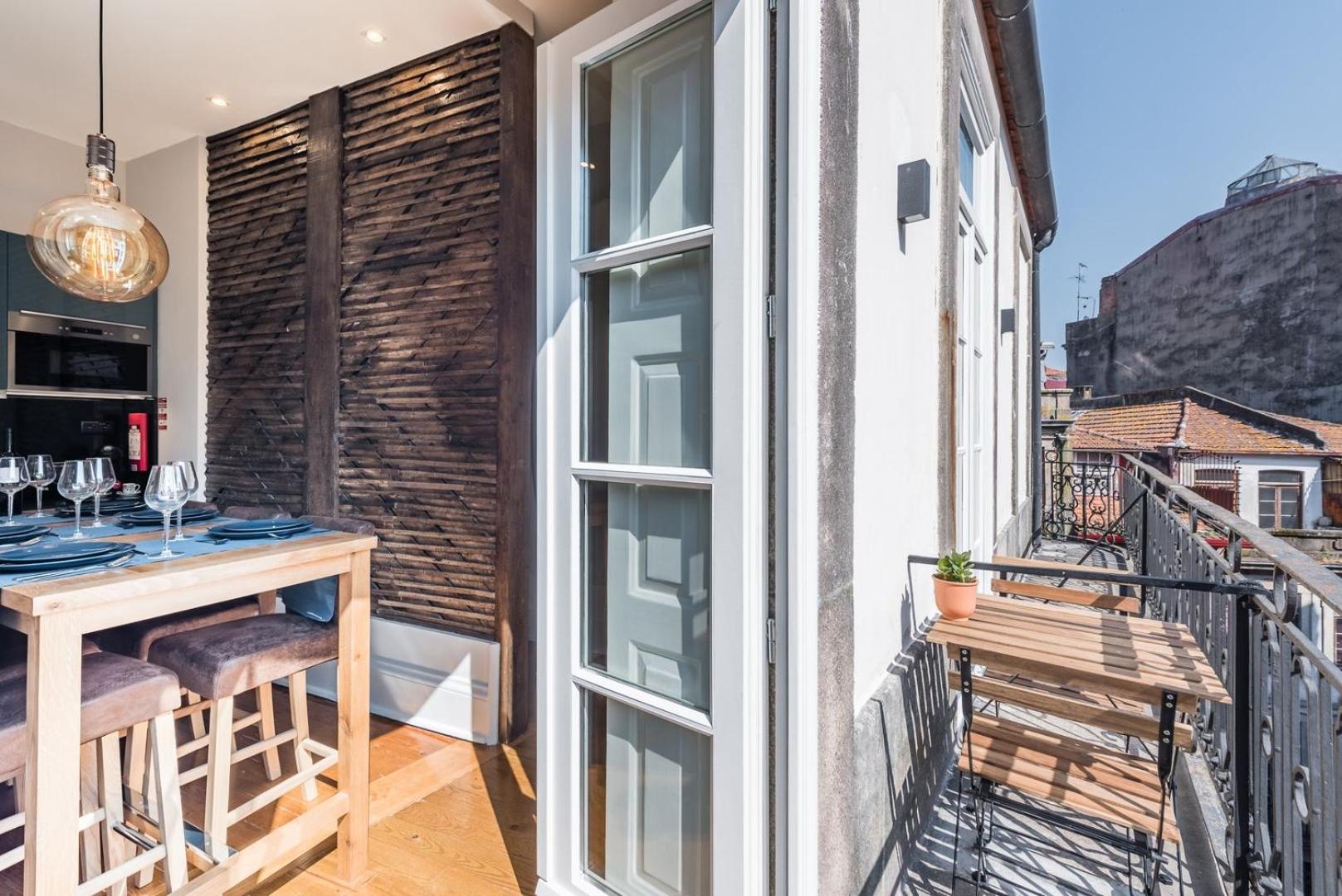 Appartamento Guestready - Chic Retreat In The Heart Of Oporto Esterno foto